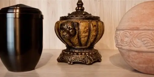 Tierurnen für die Asche der Einzelkremierung